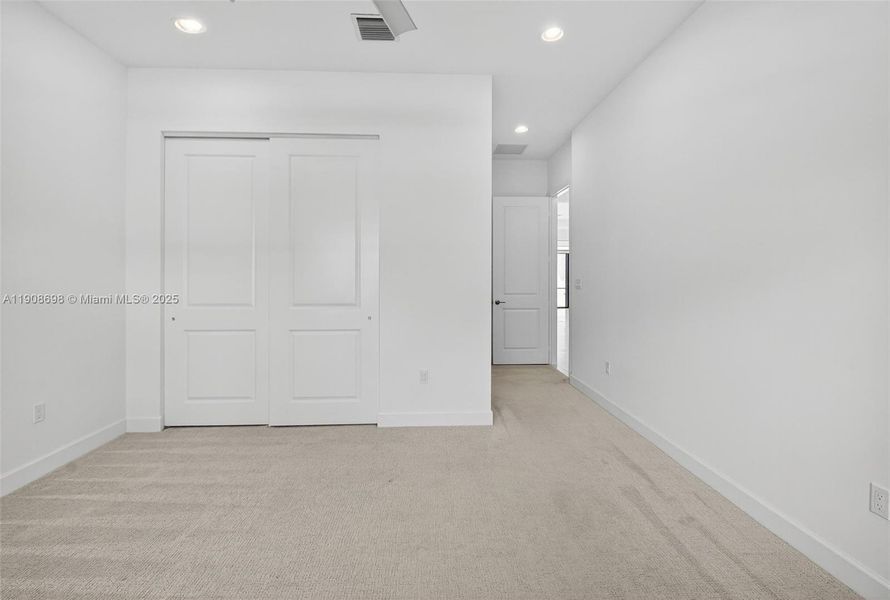 Spacious, unfurnished interior of a new home in , Boynton Beach (Image 70).