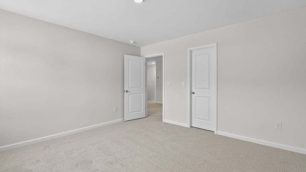 Spacious, unfurnished interior of a new home in Cambridge Park, Mebane (Image 29).