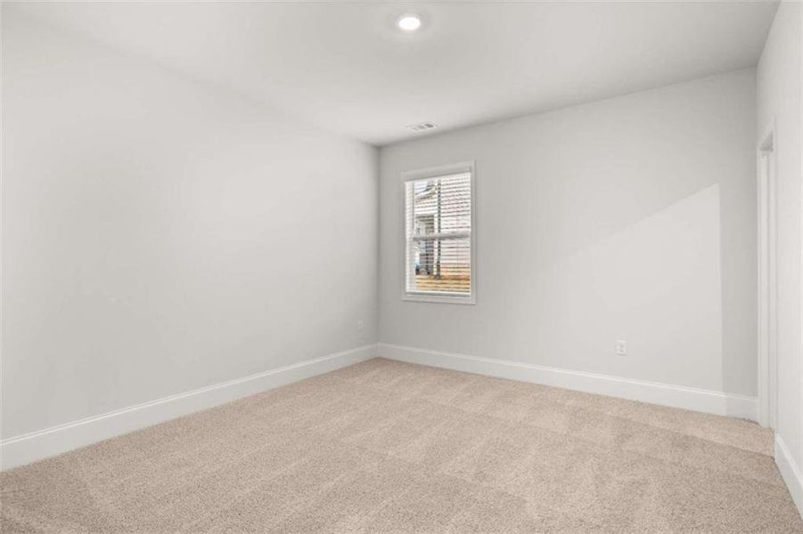 Spacious, unfurnished interior of a new home in Holland Estates, Powder Springs (Image 39).