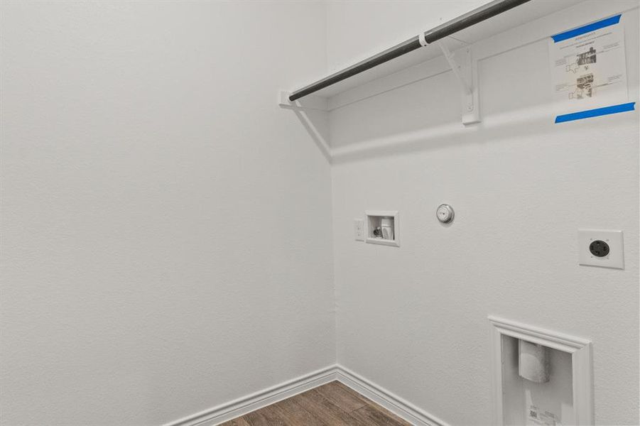 Spacious, unfurnished interior of a new home in Rocky Creek Crossing, Fort Worth (Image 9). Spacious, unfurnished interior of a new home in Rocky Creek Crossing, Fort Worth (Image 9).