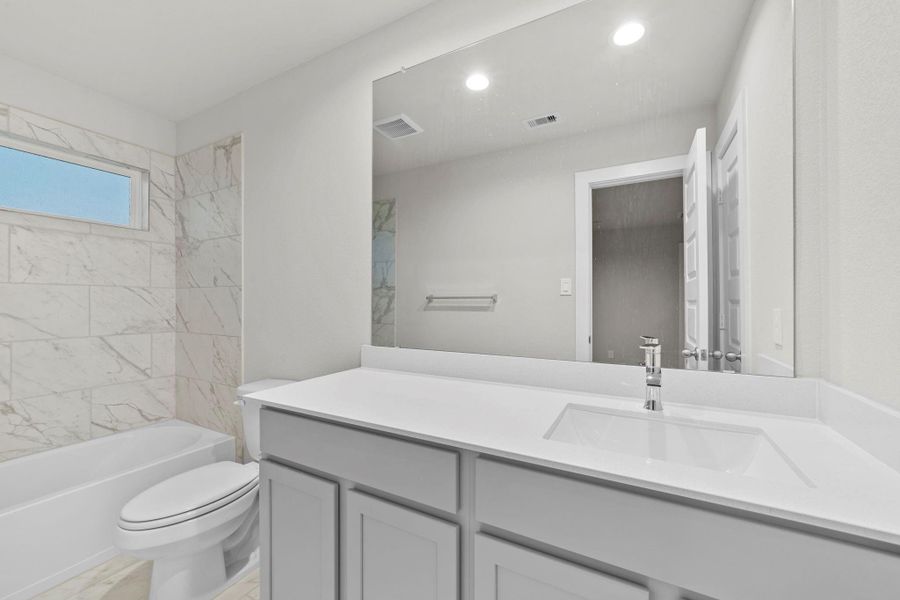 Furnished interior view inside a new home in Briarwood Crossing, Rosenberg (Image 5).