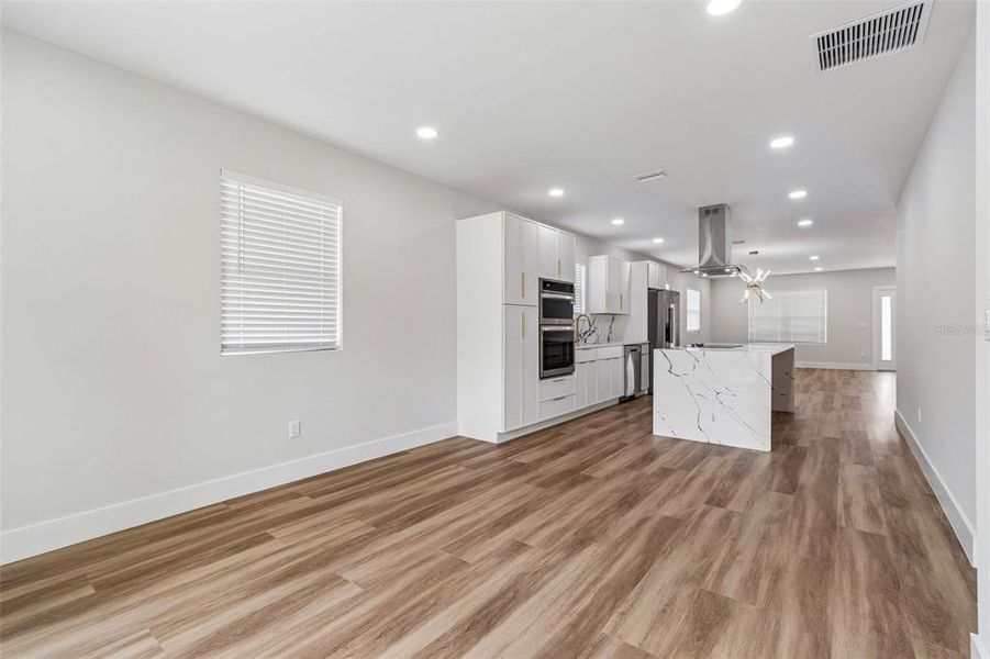Spacious, unfurnished interior of a new home in , Tampa (Image 44).