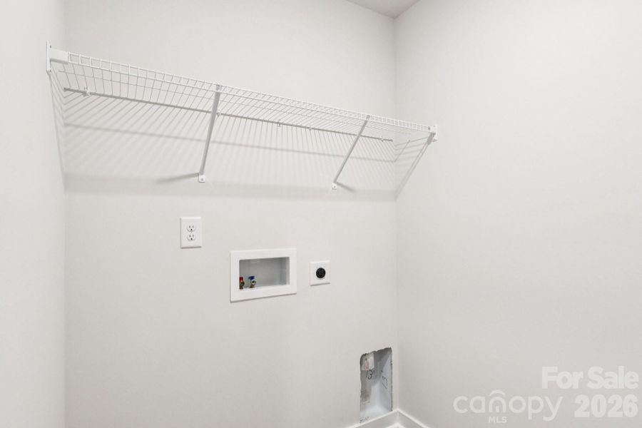 Spacious, unfurnished interior of a new home in Woodhaven at Chester, Chester (Image 19).