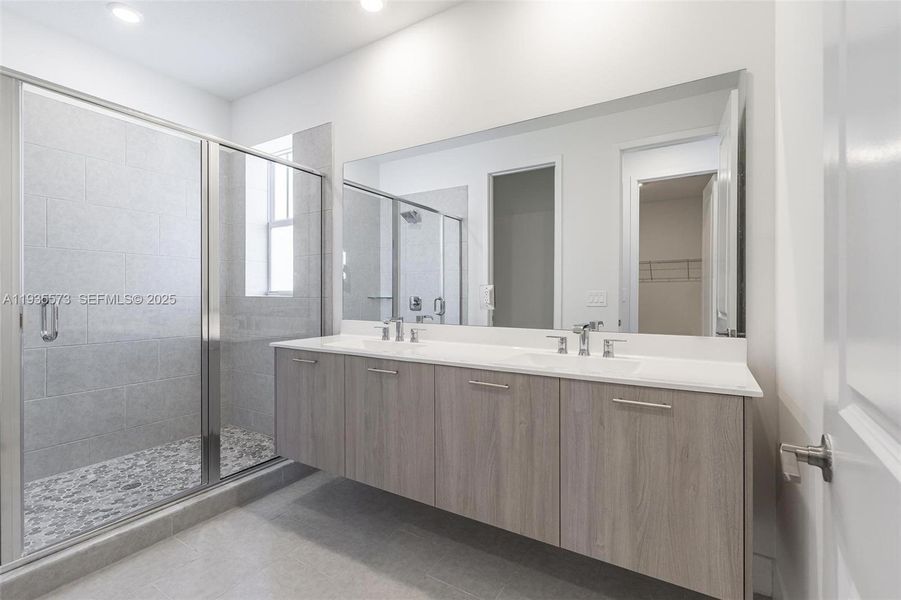 Furnished interior view inside a new home in , Davie (Image 7).