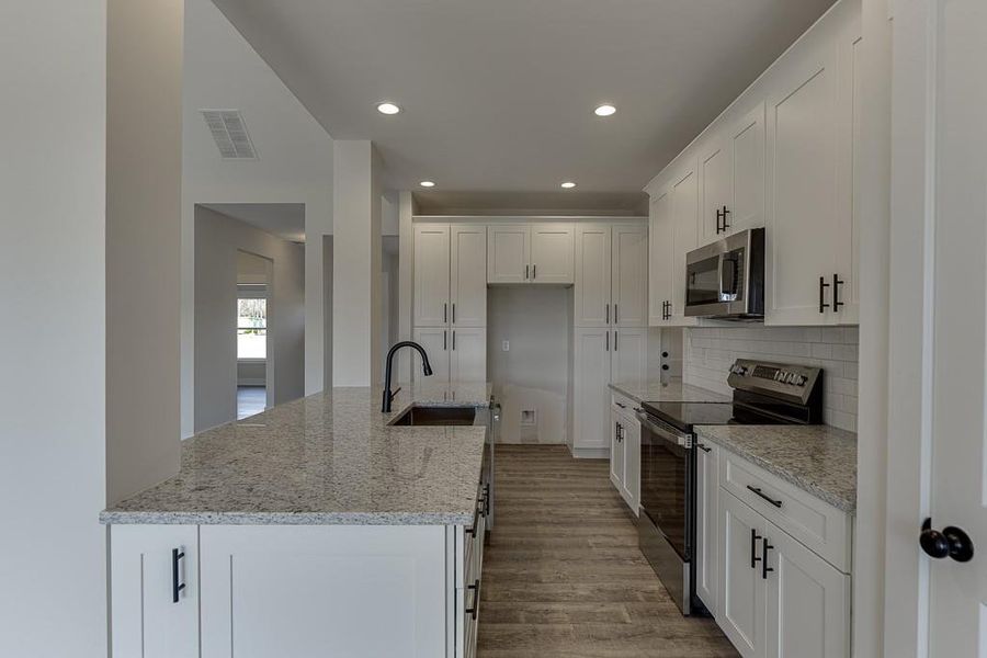Furnished interior view inside a new home in , Hartwell (Image 6).