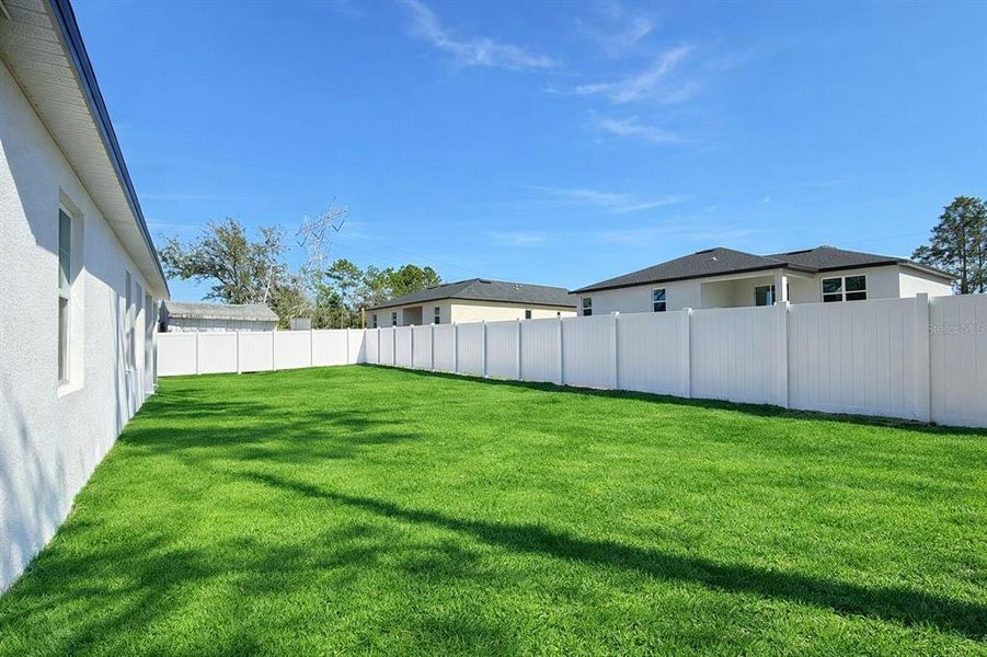 Exterior details and patio area of a home in , Ocala (Image 27).