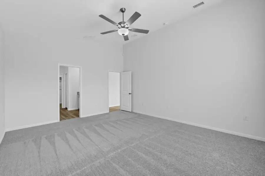 Spacious, unfurnished interior of a new home in Lisso, Pflugerville (Image 10).