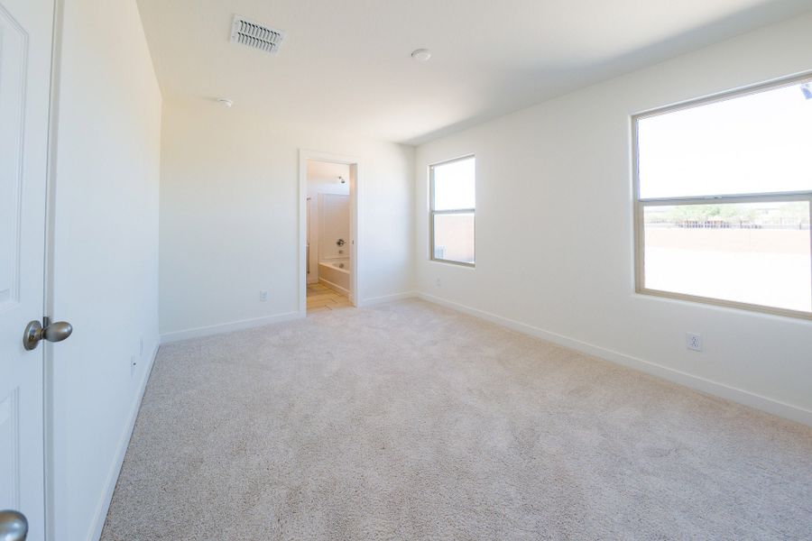 Spacious, unfurnished interior of a new home in Rancho Santa Rosa, Maricopa (Image 26).