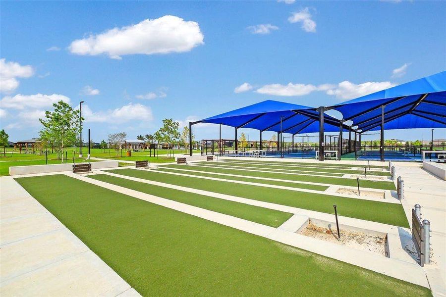 Community amenities in Sunterra, Katy (Image 38).