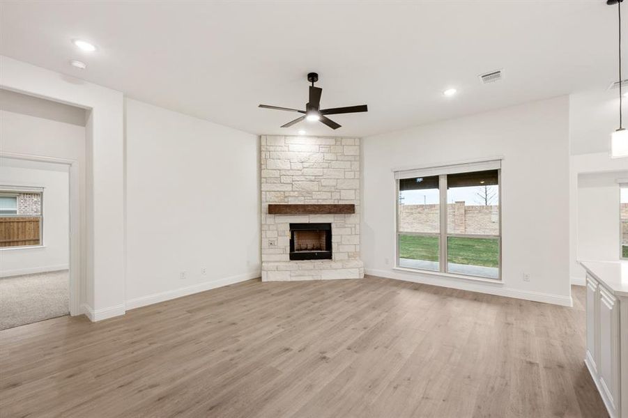 Spacious, unfurnished interior of a new home in Villages of Hurricane Creek, Anna (Image 23).