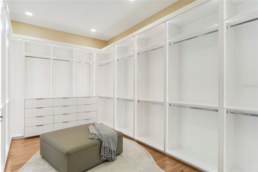 Furnished interior view inside a new home in , Windermere (Image 46).