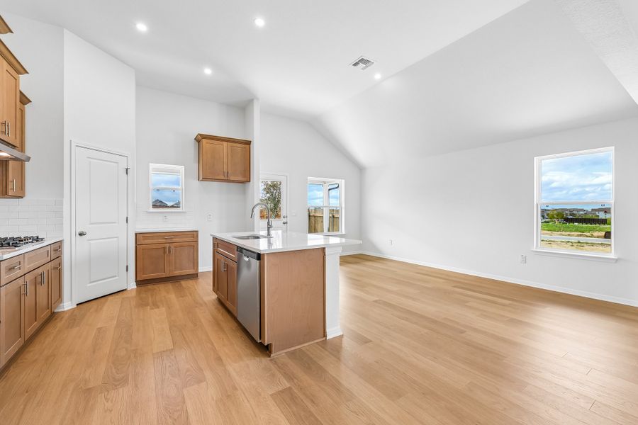 Furnished interior view inside a new home in Porter Country, Buda (Image 4).