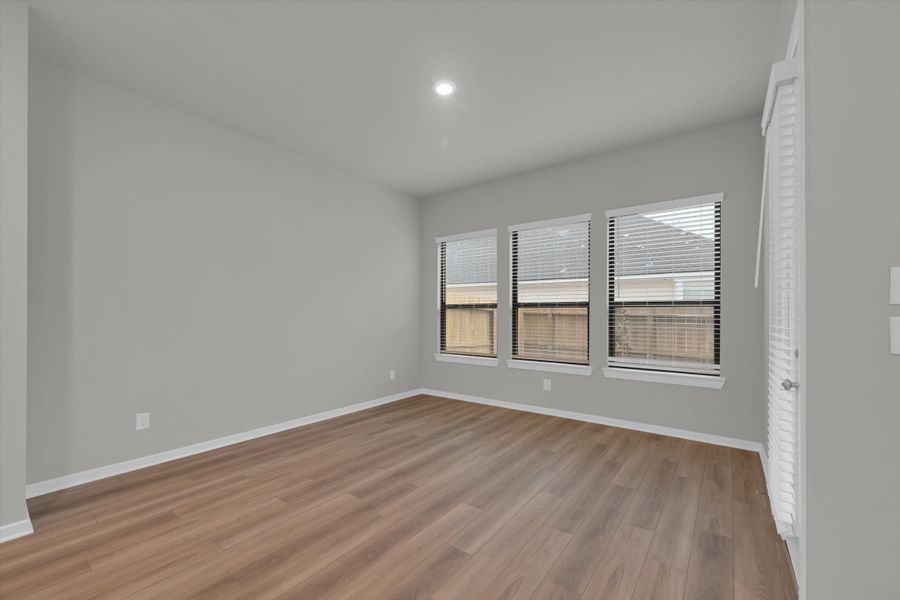 Spacious, unfurnished interior of a new home in Summer Place  35', Montgomery (Image 36).