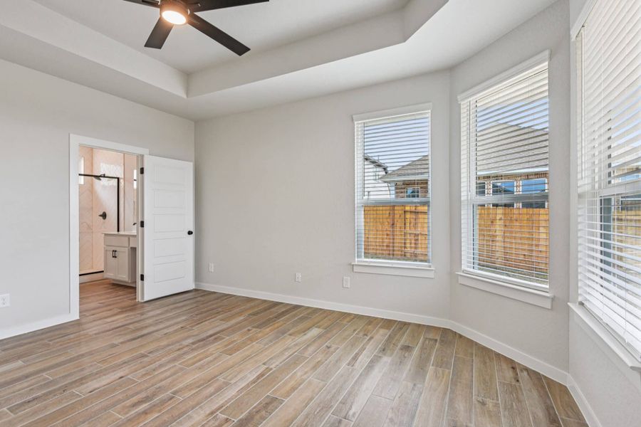 Spacious, unfurnished interior of a new home in Meyer Ranch, New Braunfels (Image 27).