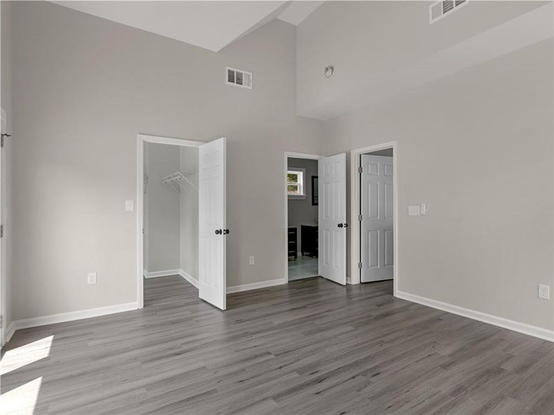 Spacious, unfurnished interior of a new home in , Atlanta (Image 38).