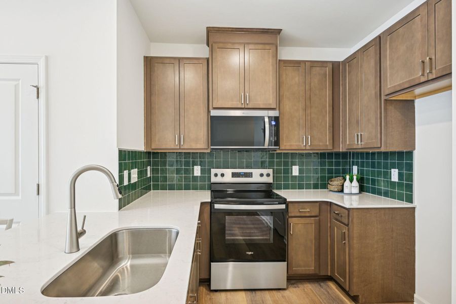 16-web-or-mls-2210 Rabbitbrush St.-S0204