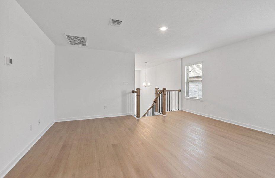 Spacious, unfurnished interior of a new home in Wolf Ranch, Georgetown (Image 24).