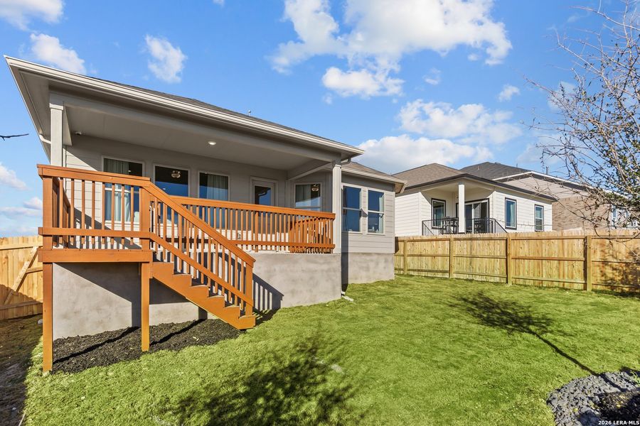 Exterior details and patio area of a home in Hunters Ranch, San Antonio (Image 3).