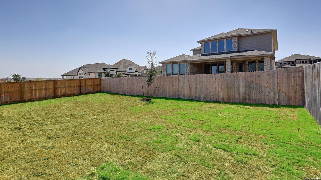 Exterior details and patio area of a home in Ladera, San Antonio (Image 4).