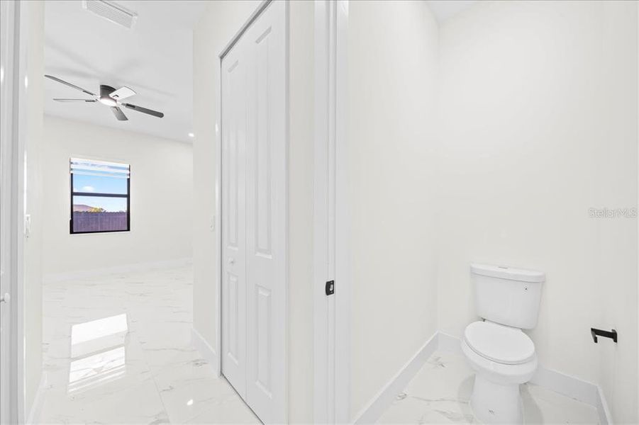 Spacious, unfurnished interior of a new home in , Cape Coral (Image 20).
