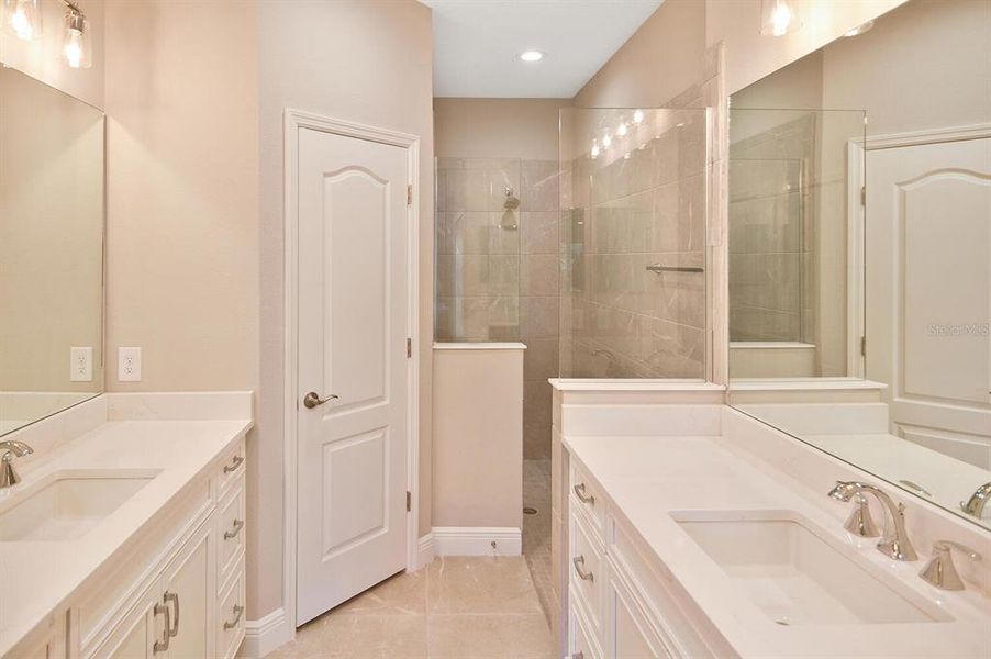 Furnished interior view inside a new home in , Englewood (Image 36).