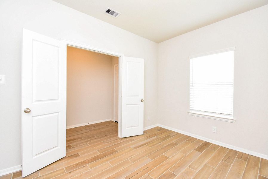 Light and bright office/study with double doors for added privacy. Light and bright office/study with double doors for added privacy.