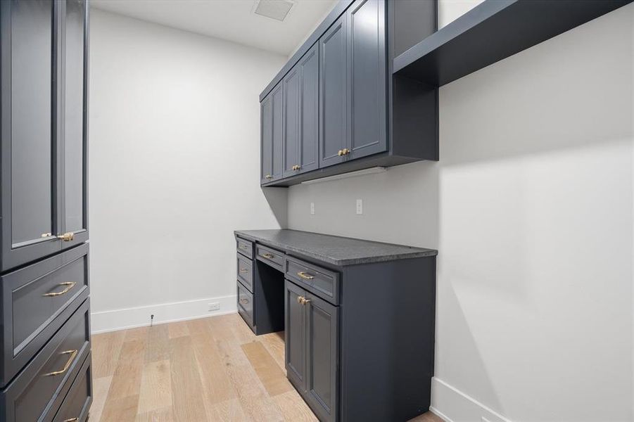 Furnished interior view inside a new home in , Strawn (Image 16).