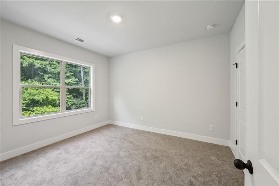 Spacious, unfurnished interior of a new home in , Atlanta (Image 18).