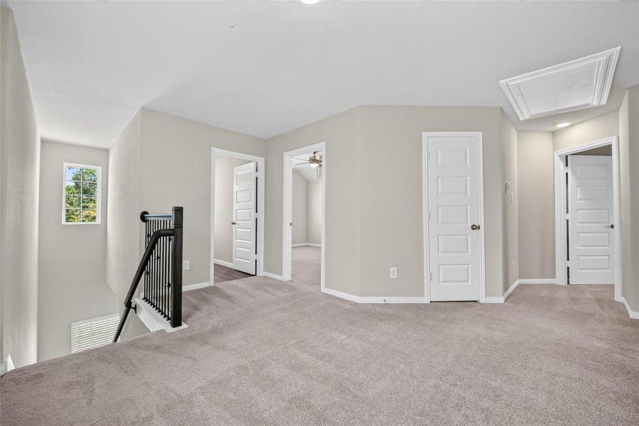 Spacious, unfurnished interior of a new home in River's Edge, Conroe (Image 38). Spacious, unfurnished interior of a new home in River's Edge, Conroe (Image 38).