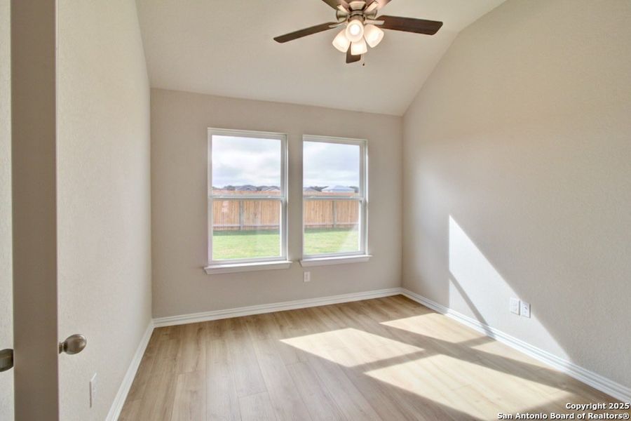Spacious, unfurnished interior of a new home in Veranda, San Antonio (Image 13).