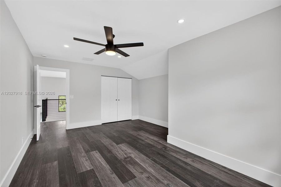 Spacious, unfurnished interior of a new home in , Palm Beach Gardens (Image 77).
