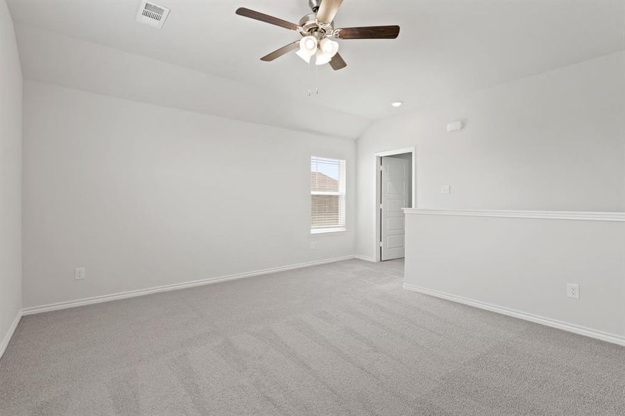 Spacious, unfurnished interior of a new home in Retreat at Fossil Creek, Fort Worth (Image 20). Spacious, unfurnished interior of a new home in Retreat at Fossil Creek, Fort Worth (Image 20).