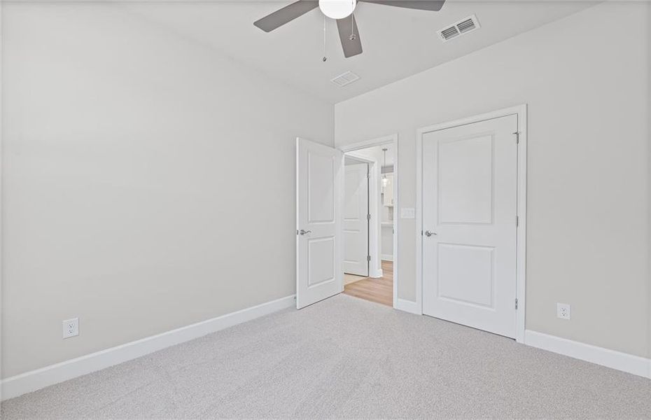 Spacious, unfurnished interior of a new home in Del Webb at Lake Oconee, Greensboro (Image 13).
