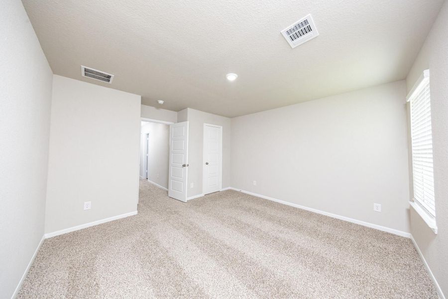 Spacious, unfurnished interior of a new home in Mackenzie Creek, Conroe (Image 14). Spacious, unfurnished interior of a new home in Mackenzie Creek, Conroe (Image 14).