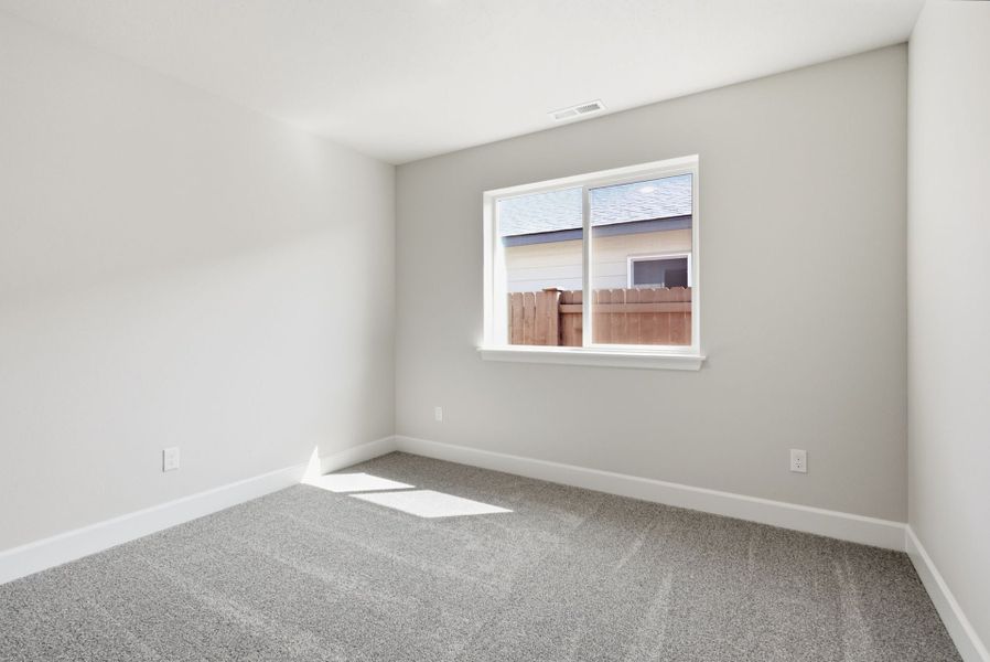 Spacious, unfurnished interior of a new home in Feather Ridge, Redmond (Image 22).