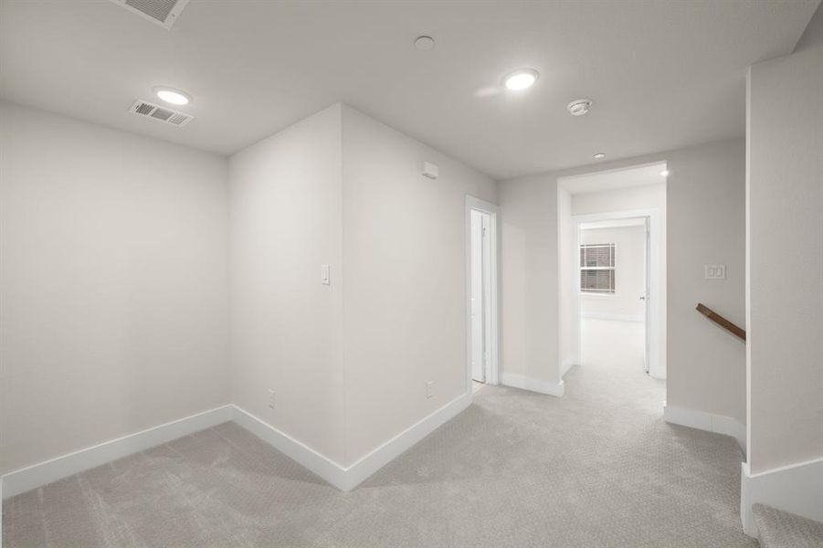 Spacious, unfurnished interior of a new home in The Abbey at Mercer Crossing, Farmers Branch (Image 28).