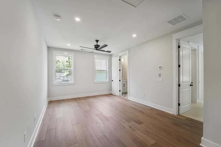 Spacious, unfurnished interior of a new home in , Hollywood (Image 21). Spacious, unfurnished interior of a new home in , Hollywood (Image 21).