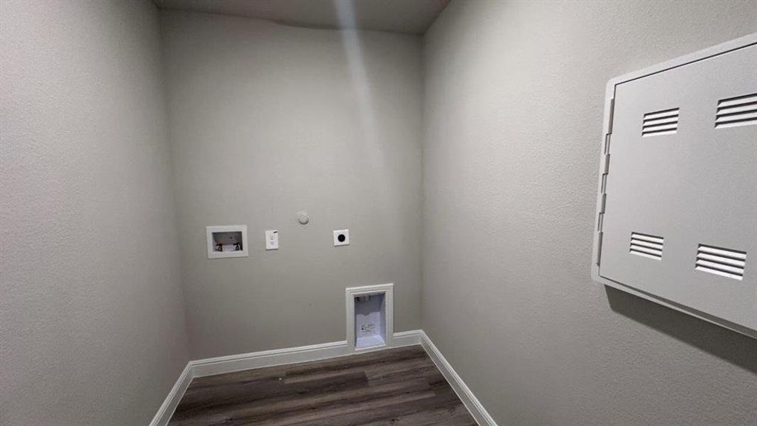 Spacious, unfurnished interior of a new home in Rock Creek West, Fort Worth (Image 16). Spacious, unfurnished interior of a new home in Rock Creek West, Fort Worth (Image 16).