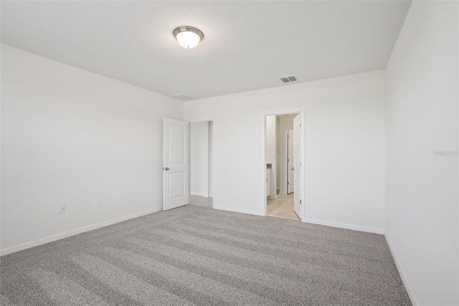 Spacious, unfurnished interior of a new home in Hamilton Bluff - Signature Series, Lake Hamilton (Image 29).