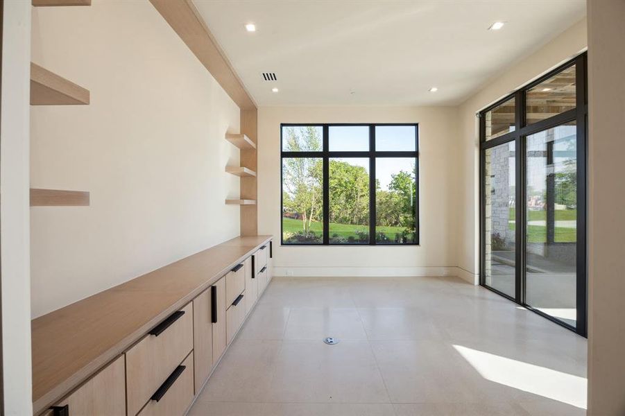 Spacious, unfurnished interior of a new home in , Southlake (Image 17).