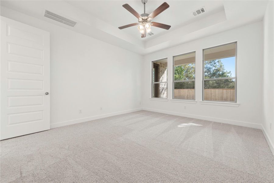 Spacious, unfurnished interior of a new home in Kresston, Montgomery (Image 17).