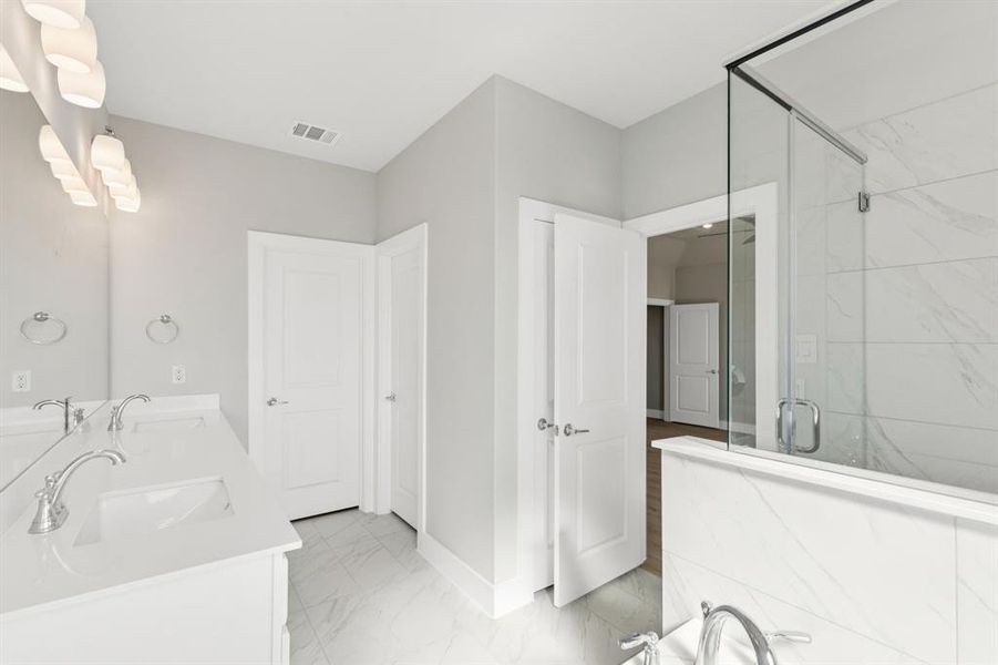 Furnished interior view inside a new home in Ellis Ranch Estates, Waxahachie (Image 13).