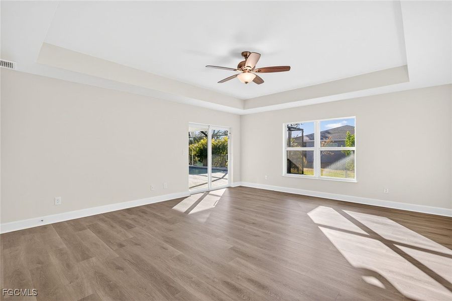 Spacious, unfurnished interior of a new home in Cape Coral, Cape Coral (Image 27).