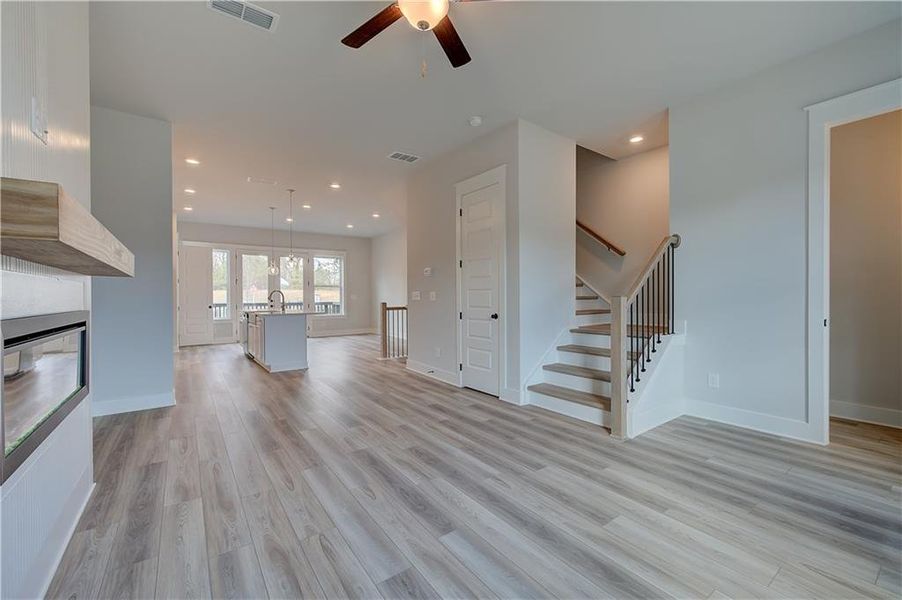 Spacious, unfurnished interior of a new home in Barrett Pointe, Kennesaw (Image 12).