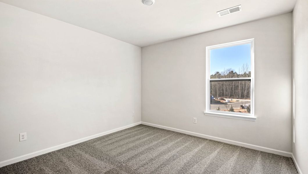 Spacious, unfurnished interior of a new home in Trailside Run, Spartanburg (Image 23).