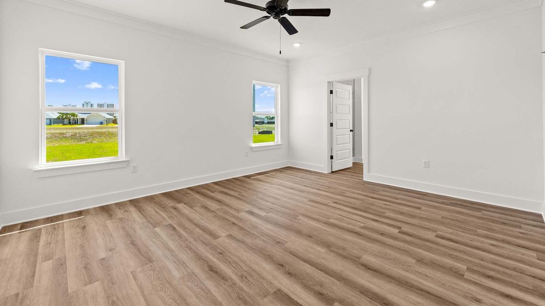 Spacious, unfurnished interior of a new home in Caballeros Estates At Hombre, Panama City Beach (Image 19).
