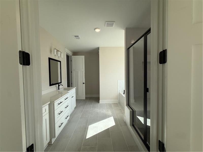 Furnished interior view inside a new home in , Waleska (Image 8).