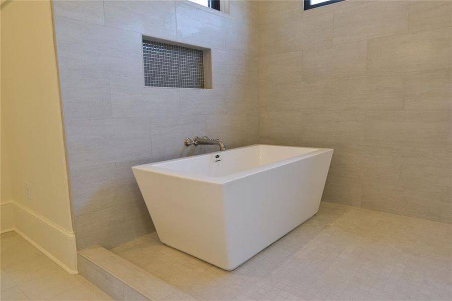 Close-up of interior finishes inside a home in , Bishop (Image 11).