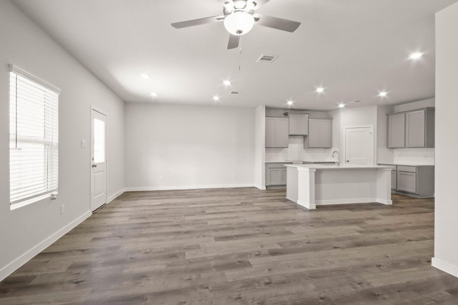 Spacious, unfurnished interior of a new home in Caney Mills, Conroe (Image 18). Spacious, unfurnished interior of a new home in Caney Mills, Conroe (Image 18).