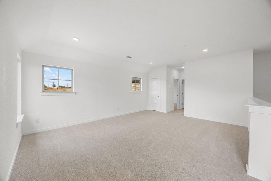 Spacious, unfurnished interior of a new home in Prairie Winds, Hutto (Image 24).